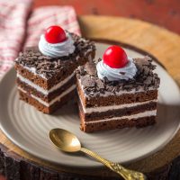 2021-12-04_16_04_50_black-forest-pastry